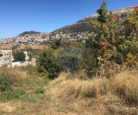 R9-3950 Land for Sale in Ehden, Zoning 20/40, Apple Trees, Sea & Mountain Viewأرض للبيع في إهدن، تصنيف 20/40، مزروعة بالتفاح، إطلالة بحرية وجبلية