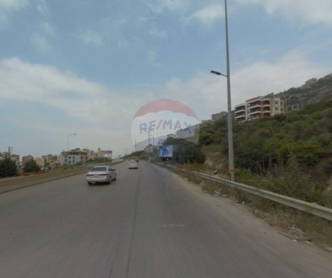 R9-4002 Prime Land for Sale on Qalamoun Highway | 4,010 m² | 30/105 Zoning Investment Opportunityأرض للبيع على أوتوستراد القلمون | 4,010 م² | تصنيف 30/105 وفرصة استثمارية نادرة