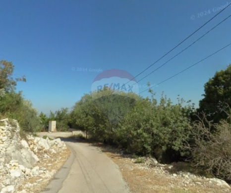 R9-3137 Land for Sale in Monsif – Jezzine District, Mount Lebanon أرض للبيع في المنصف جبل لبنان متر8,867