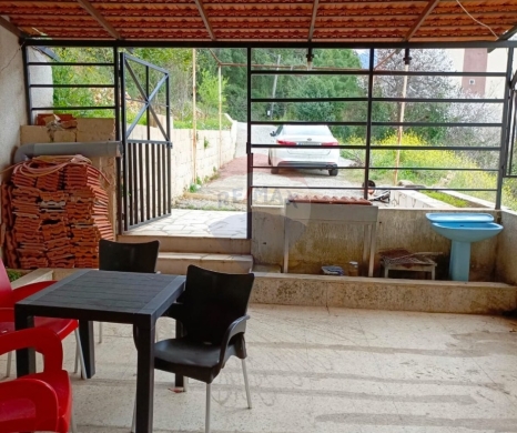 R9-3146 Ground Floor Apartment for Sale in Kfour – Keserwan شقة للبيع في كفور كسروان