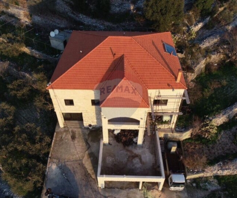 R9-3159 Villa for Sale in Mehmarch – Batroun District فيلا للبيع في محمرش البترون