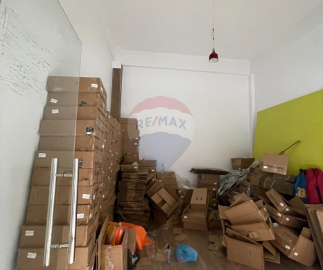 R9-3313 2 Shops for Sale in Metran Street Tripoli – Each 17 m²محلّين للبيع في شارع المطران طرابلس – كل واحد 17 متر مربع