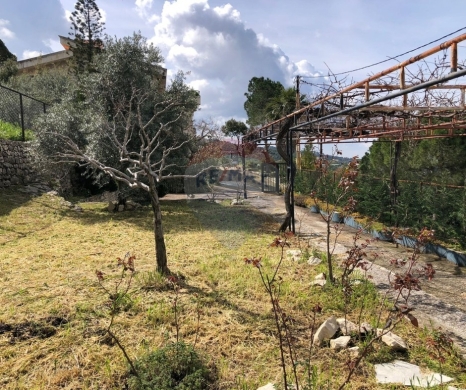 R9-3390 Villa for Sale in Jbeil – Obeidat | 900 m² Land فيلا للبيع في جبيل – عبيدات | أرض 900 م²