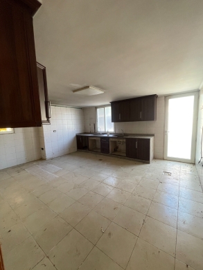 R9-3593 Building for Rent in Btouratij – Koura, 900 m², 3 Floorsمبنى للإيجار في بتوراتيج الكورة – 900 م²، 3 طوابق