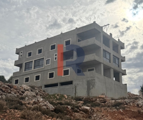 R9-3629 Land with Building for Sale in Izal – Danniyeh, 1000 m² Land + 330 m² Building