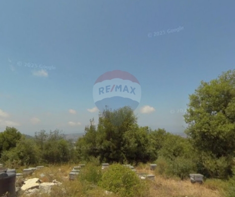 R9-3632 Land for Sale in Douq – Batroun, 9,780 m², Residential Zoning 25/50 أرض للبيع في دوق البترون – 9,780 م²، تصنيف سكني 25/50