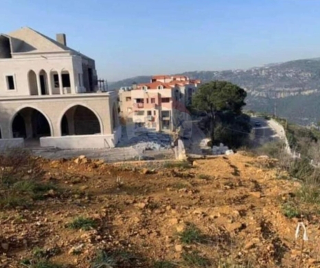 R9-3636 Land for Sale in Baabda – 1,100 m², Residential Zoning, 4 Floors أرض للبيع في بعبدا – 1,100 م²، تصنيف سكني، 4 طوابق