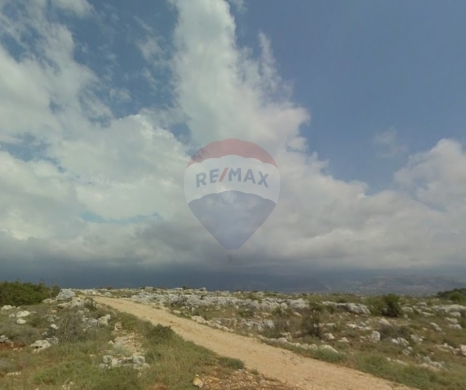 R9-3640 Land for Sale in Nakhleh – Koura, 1508 m² Residential, Villas Areaأرض للبيع في نخلة الكورة – 1508 م² سكنية، منطقة فلل