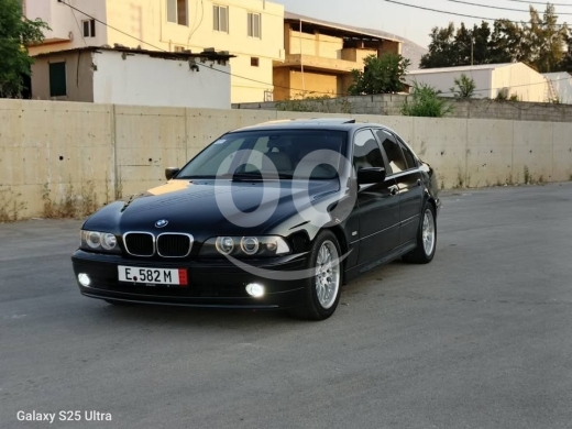 BMW dans Deir Ammar - BMW E39 2002
