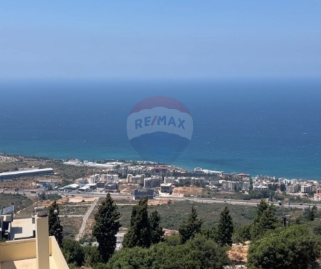 R9-3781 Villa for Sale in Deddeh – Koura, 1,600 m² Building, 1,000 m² Landفيلا للبيع في دده الكورة – مساحة بناء 1,600 م²، أرض 1,000 م²، إطلالة بانورامية بحرية وجبلية