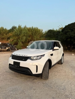 Land Rover in Tripoli - Discovery 2017