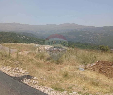 R9-3849 Land for Sale in Mten El Msaiqa – Mount Lebanon, 3,000 m², Residential Zoning 20/40أرض للبيع في متن المصيقة – جبل لبنان، 3,000 م²، تصنيف سكني 20/40