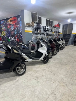 Motorcycles & ATVs dans Beyrouth - Silver wing 400-600cc