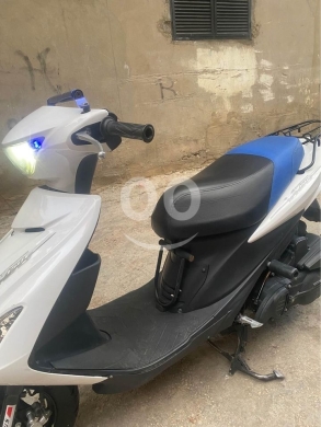 Motorcycles & ATVs dans Tripoli - V150
