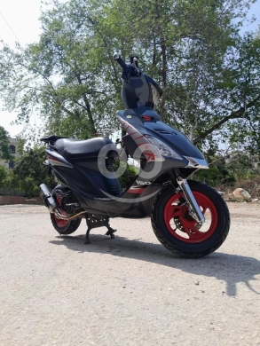 Motorcycles & ATVs dans Tripoli - V180
