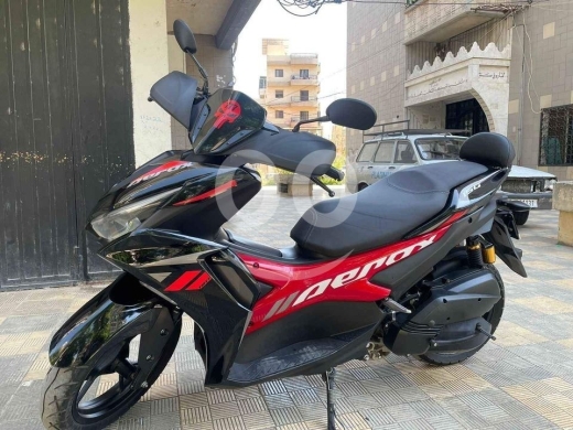 Motorcycles & ATVs dans Tripoli - Aerox 22