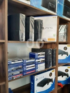 Gaming Console & Accessories in Beirut City - Ps4