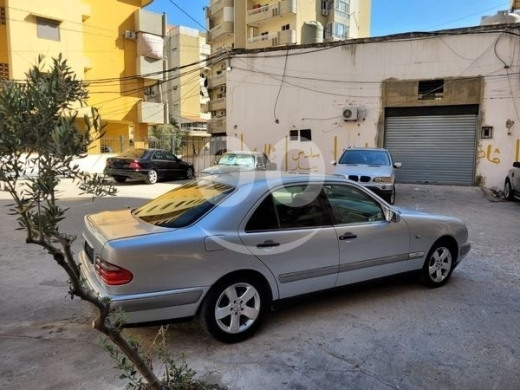 Mercedes-Benz in Tripoli - E320 model 96