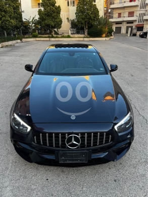 Mercedes-Benz dans Batroun - E300 2018
