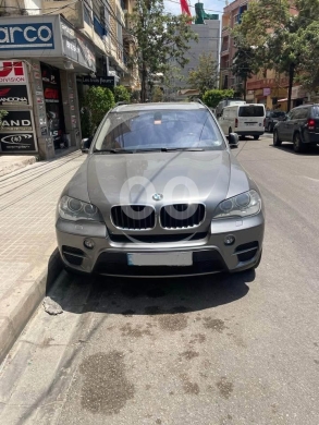 BMW dans Beyrouth - 2013 BMW X5