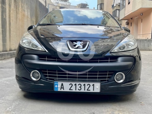 Peugeot in Bouchrieh - PEUGEOT 207 2008