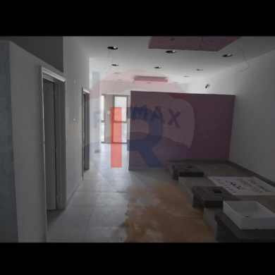 R9-993 Shop For Rent in Kousba - Koura