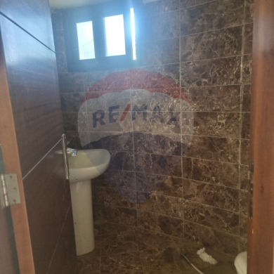 R9-1302 Special 180m for sale in Nakhle - Koura!