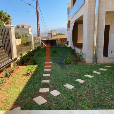 R9-1306 Land With An Apartment On It For Sale - Nakhle!