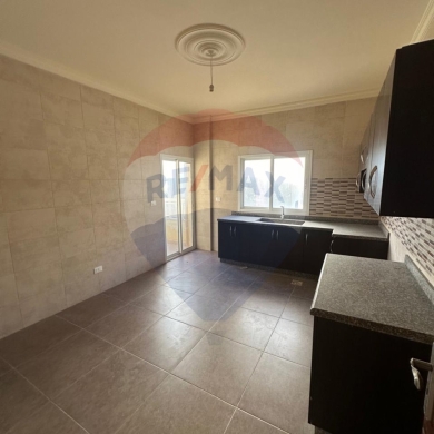 R9-1639 For sale: Spacious 178m² second-floor apartment in Barsa, Koura