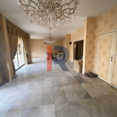 R9-1682 Spacious 200 sqm apartment for sale in Azmi, Tripoli.