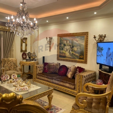 R9-1730 Apartment 135m for sale in El Mina - Tripoli