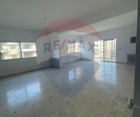 R9-1774 A spacious 190 sqm apartment for sale in Abou Samra - Tripoli