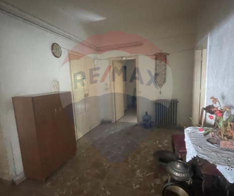 R9-1876 Spacious Apartment 220m for sale in Ajazah Street - Abou Samra