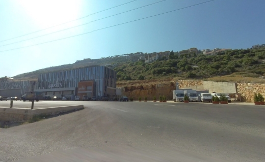 R9-1905 Residential Land 735m for Sale near Qamareen Bakery - Prime Location