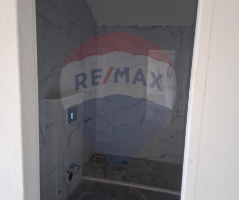 R9-1948 Charming Jamalon for Sale in Btouratij, Koura