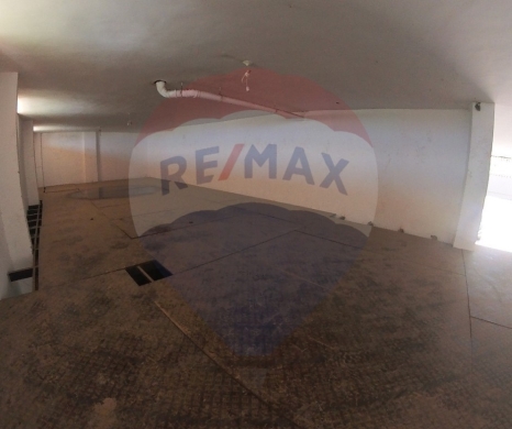 R9-2326 Showroom 300m² for Sale on Btouratij Main Road – Koura