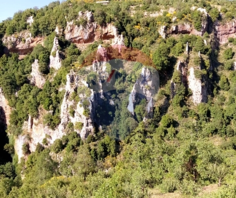 R9-2415 Land for Sale 4000m in Bkasourna – Danniyeh
