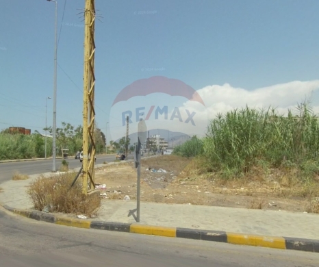 R9-2642 Two Shops for Rent – Corniche El Mina, Tripoli