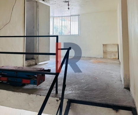R9-2775 Smart Investment: 30m² Commercial Shop in Bahsas