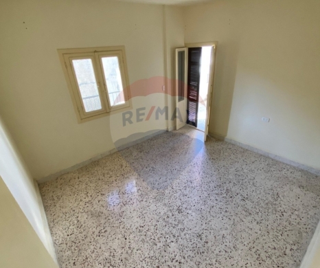 R9-2784 Live Above It All – Spacious Apartment For Sale in Abou Samra Tripoli