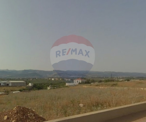 R9-2802 Land for Sale in Btouratij, Koura – 2200m²