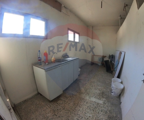 R9-2881 Showroom for Sale in Mina Tripoli – 1000 m² Commercial Space
