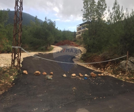 R9-2949 Land for Sale in Ayto Zgharta – 1,020 m² Residential with Road, Electricity & Water
