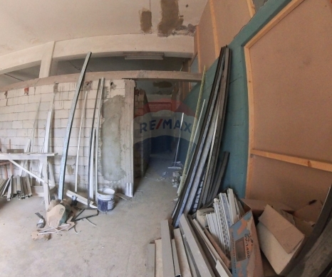 R9-2967 Shop for Rent in Mina Tripoli – 40 m², Near Train Station, 1 Facade