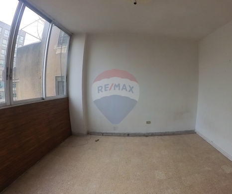 R9-2984 Office for Sale in Azmi Street Tripoli – 100 m² مكتب للبيع في شارع عزمي طرابلس