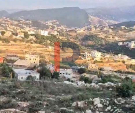 R9-3001 1,700 m² land for sale in Mrah – Danniyeh. Direct road access, suitable for building or investment.